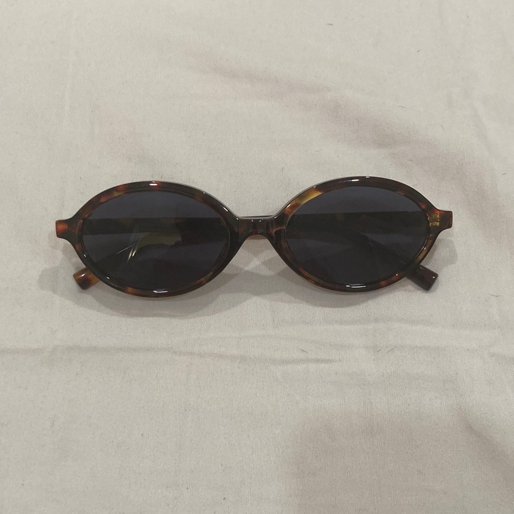 Tortoiseshell Oval Women’s Sunglasses - Classic Tortoise